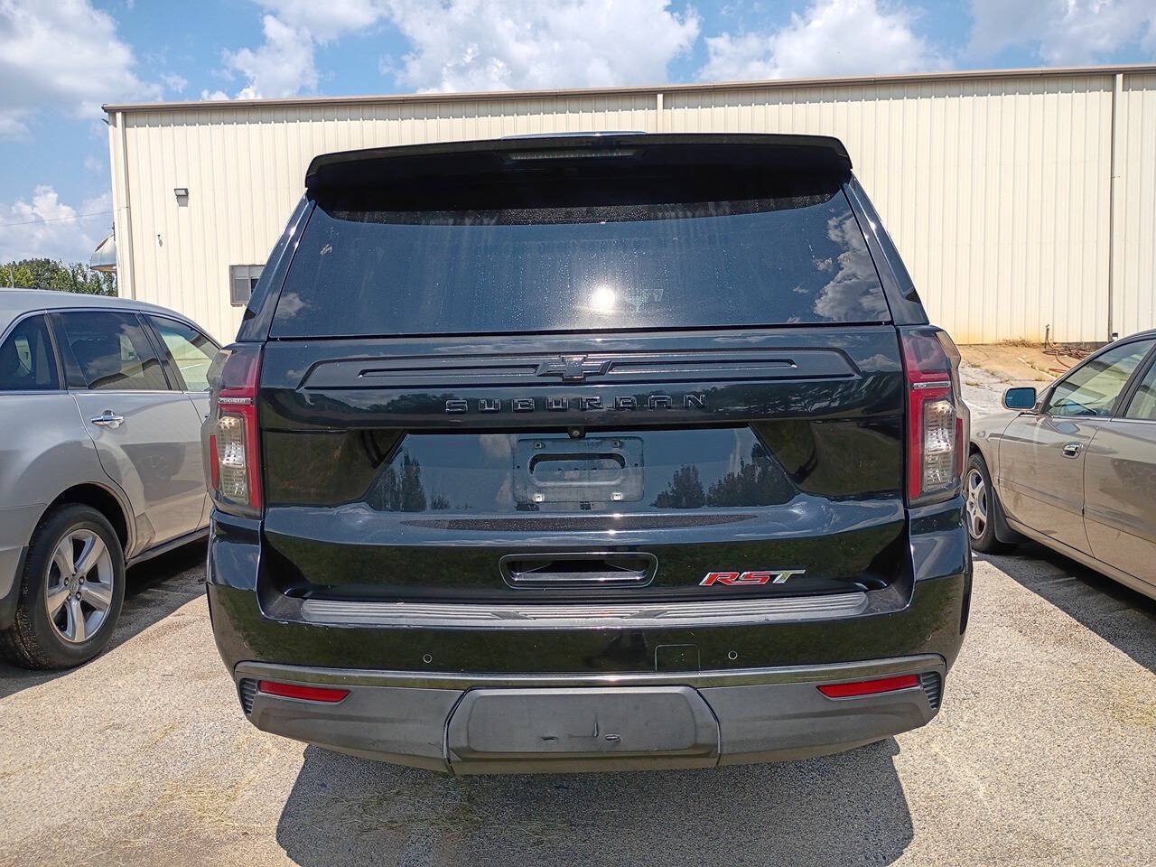 Used 2022 Chevrolet Suburban RST w/ Luxury Package RWD image 5