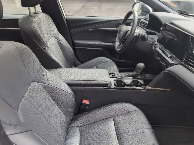 Used 2025 Toyota Camry XSE FWD image 27