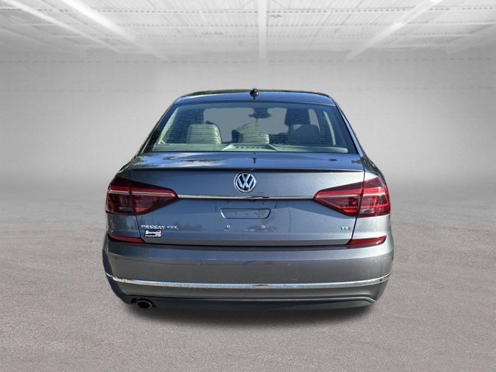 Used 2017 Volkswagen Passat 1.8T SEL Premium FWD image 5