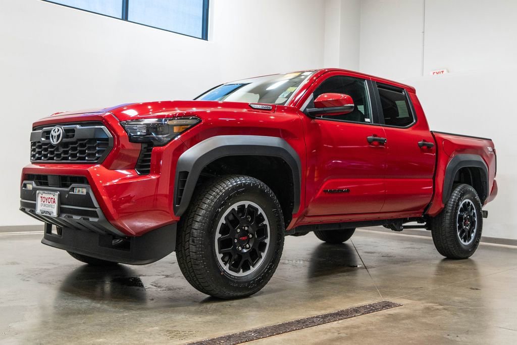 Used 2025 Toyota Tacoma TRD Off-Road w/ TRD Off Road Upgrade Package AWD/4WD image 3