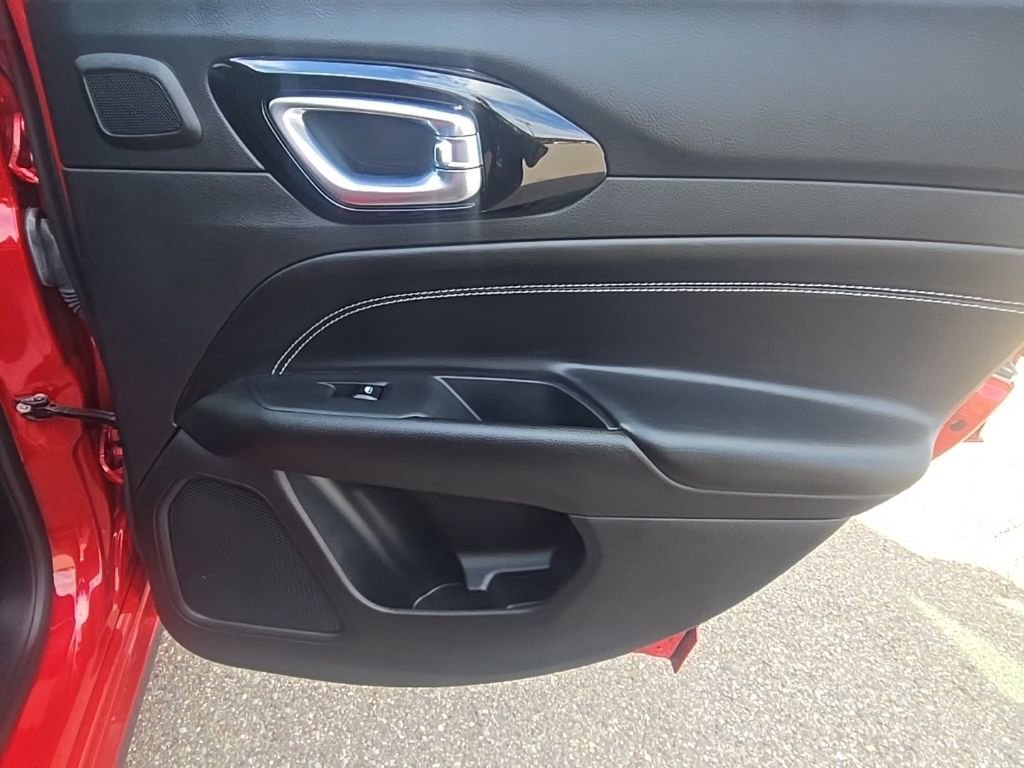 Used 2024 Jeep Compass Limited w/ High Altitude Package image 31