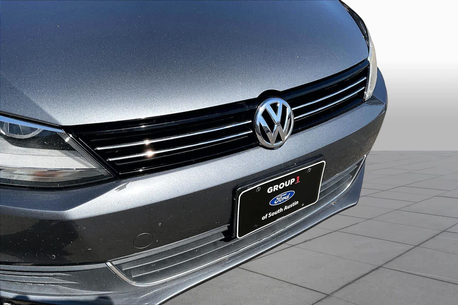 Used 2013 Volkswagen Jetta SE FWD image 30