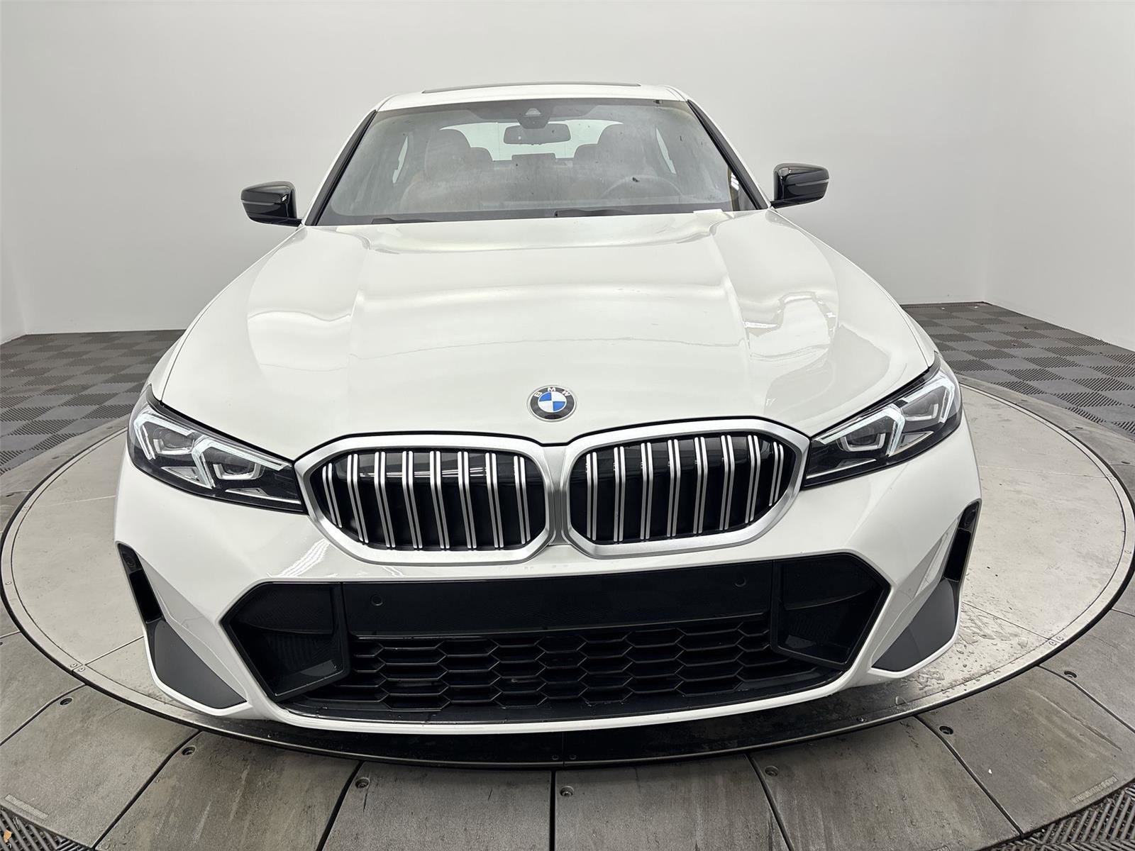 Used 2025 BMW 330i xDrive Sedan w/ M Sport Package AWD/4WD image 14