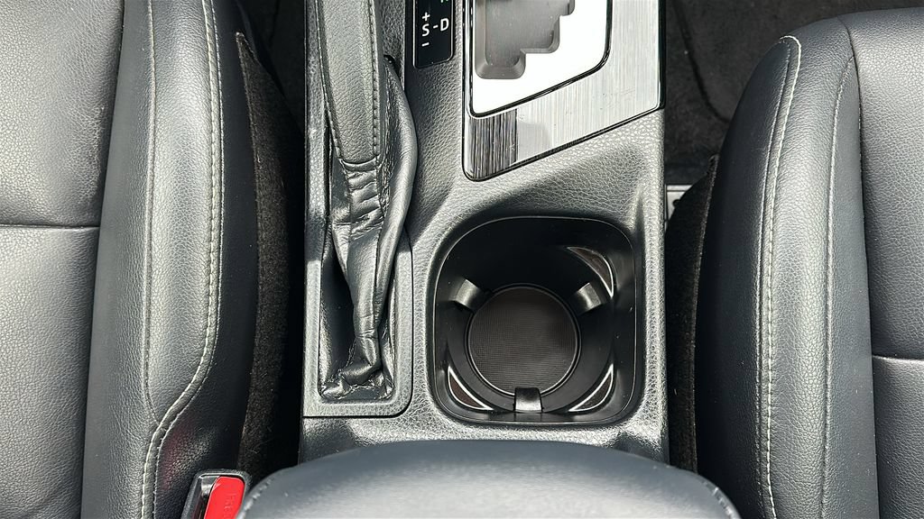 Used 2018 Toyota RAV4 Limited FWD image 28