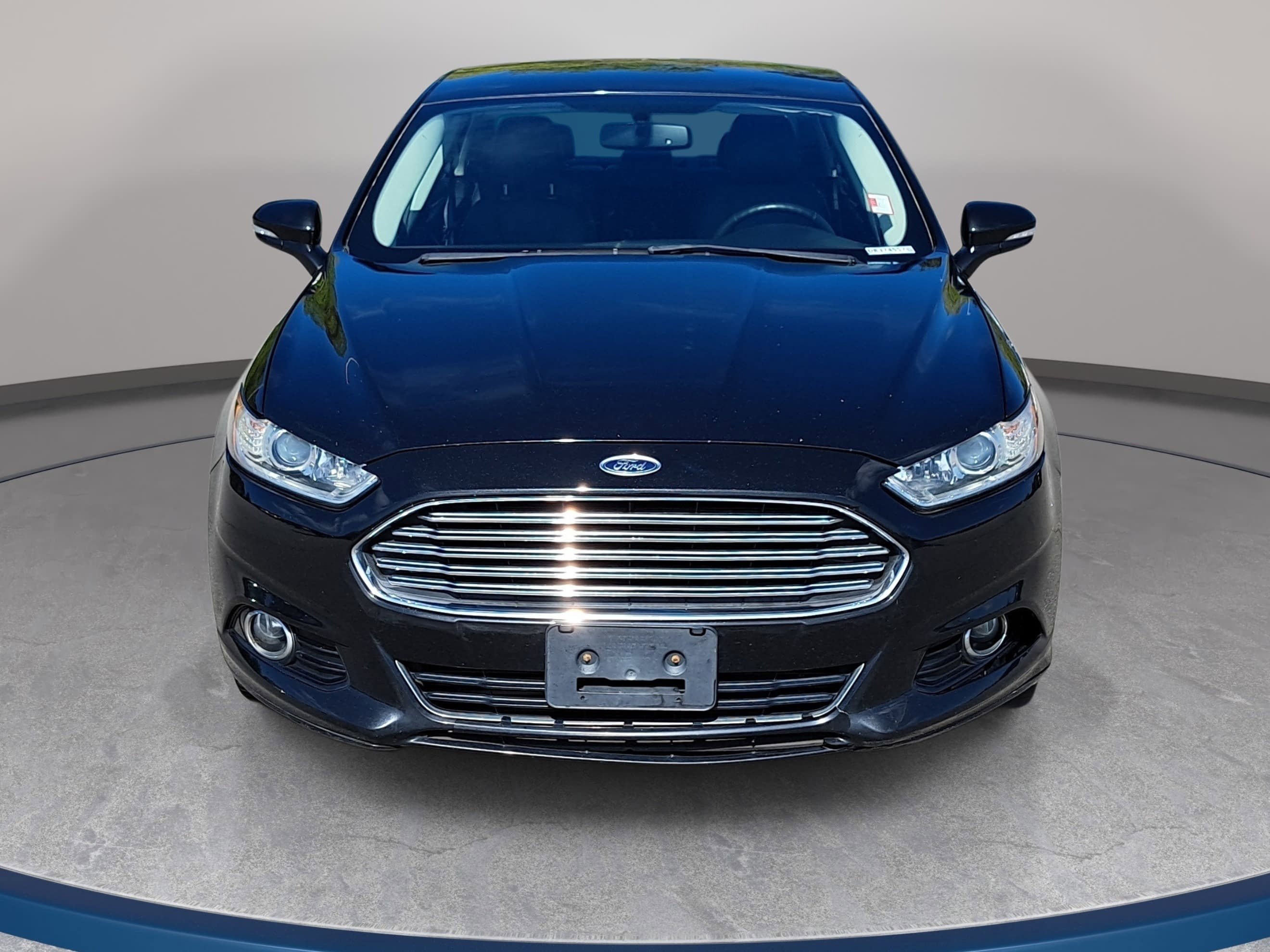 Used 2013 Ford Fusion Titanium FWD image 2