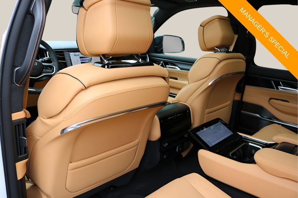 New 2026 Jeep Grand Wagoneer Summit AWD/4WD image 15