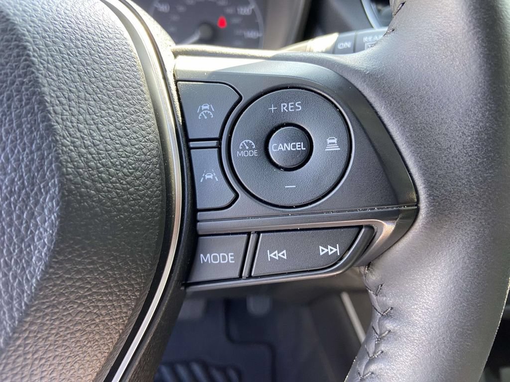 Used 2024 Toyota Corolla Cross LE w/ Moonroof Package FWD image 32