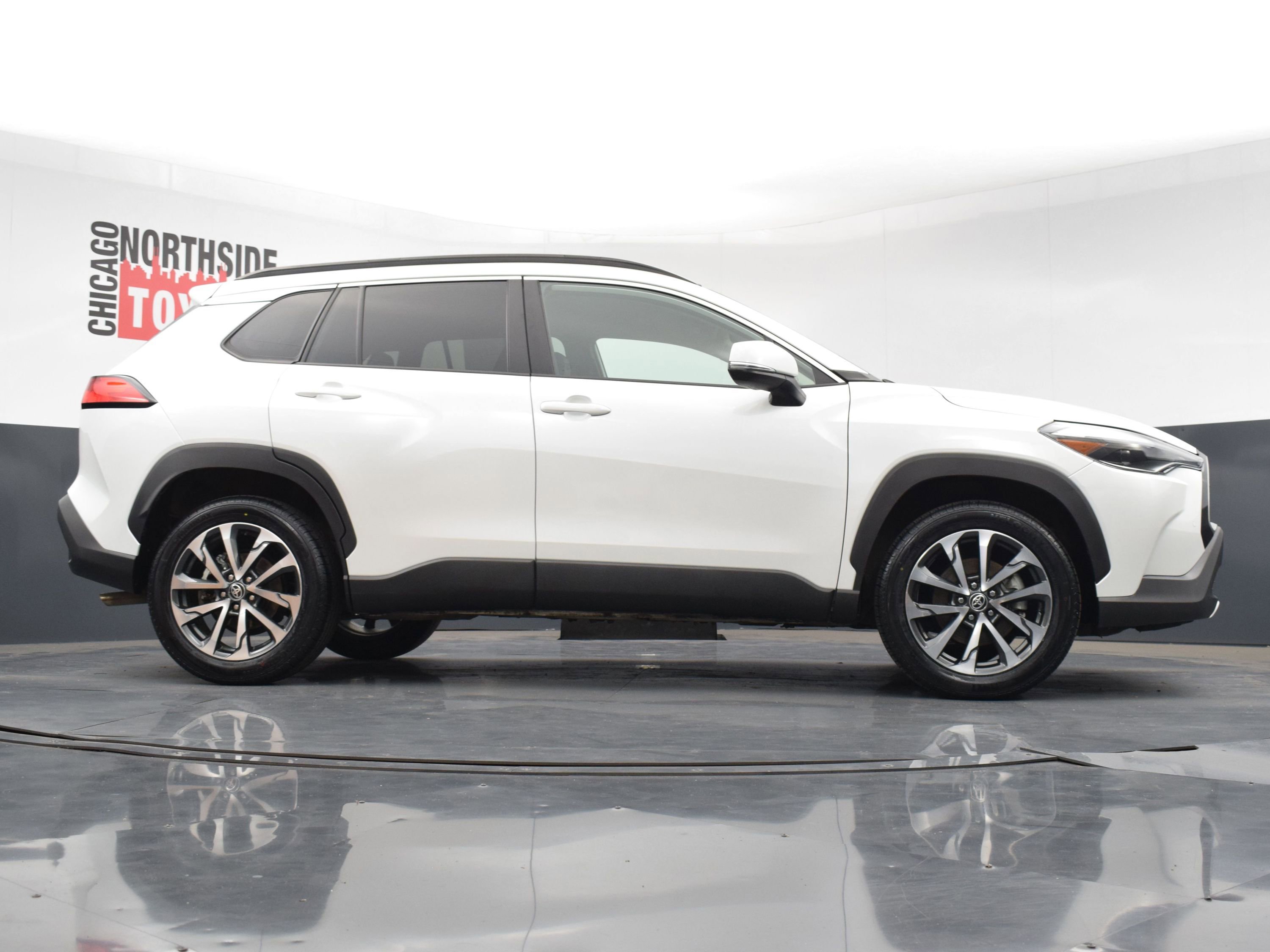 Used 2022 Toyota Corolla Cross XLE image 29