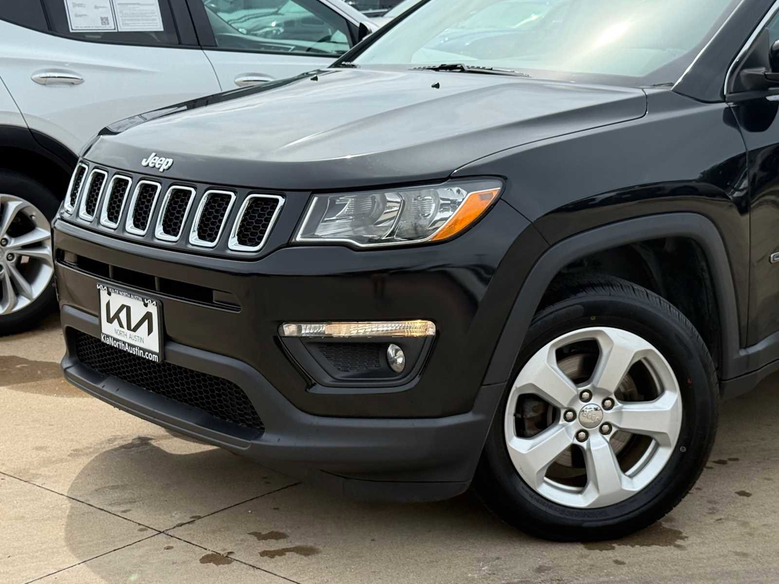 Used 2019 Jeep Compass Latitude AWD/4WD image 2