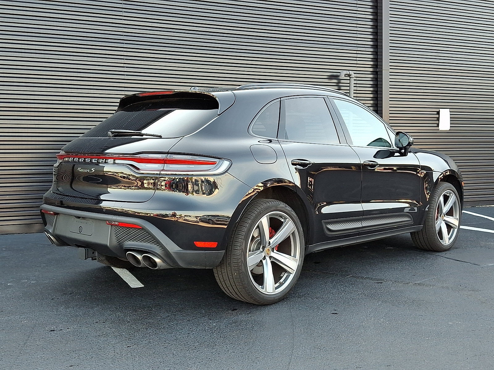 Certified 2024 Porsche Macan S AWD/4WD image 7