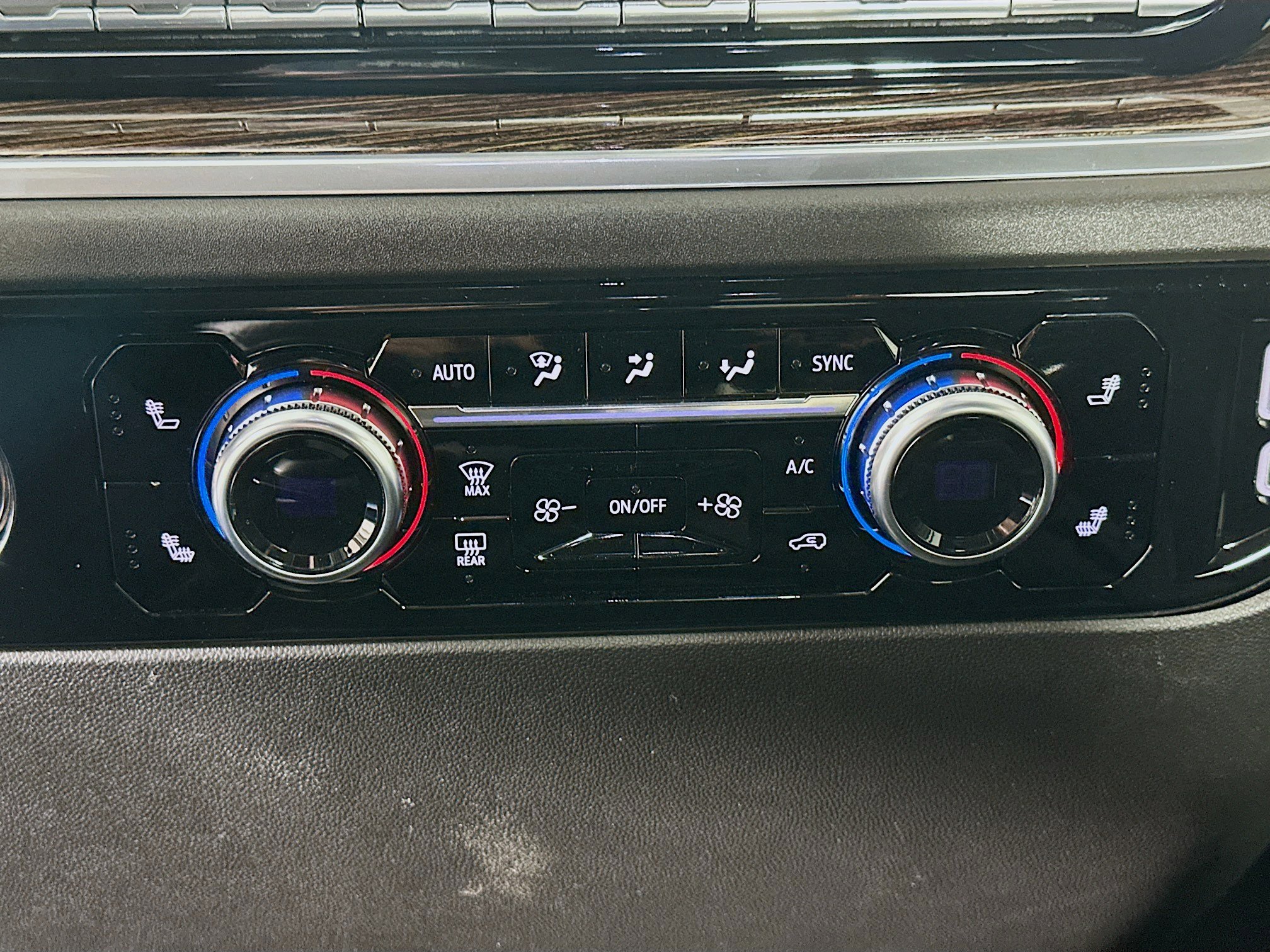 Used 2024 GMC Sierra 1500 Elevation image 23