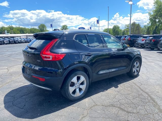 Used 2019 Volvo XC40 T5 Momentum AWD/4WD image 7