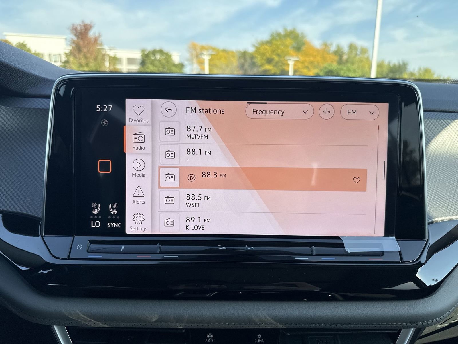 New 2025 Volkswagen Atlas Peak Edition SE image 18