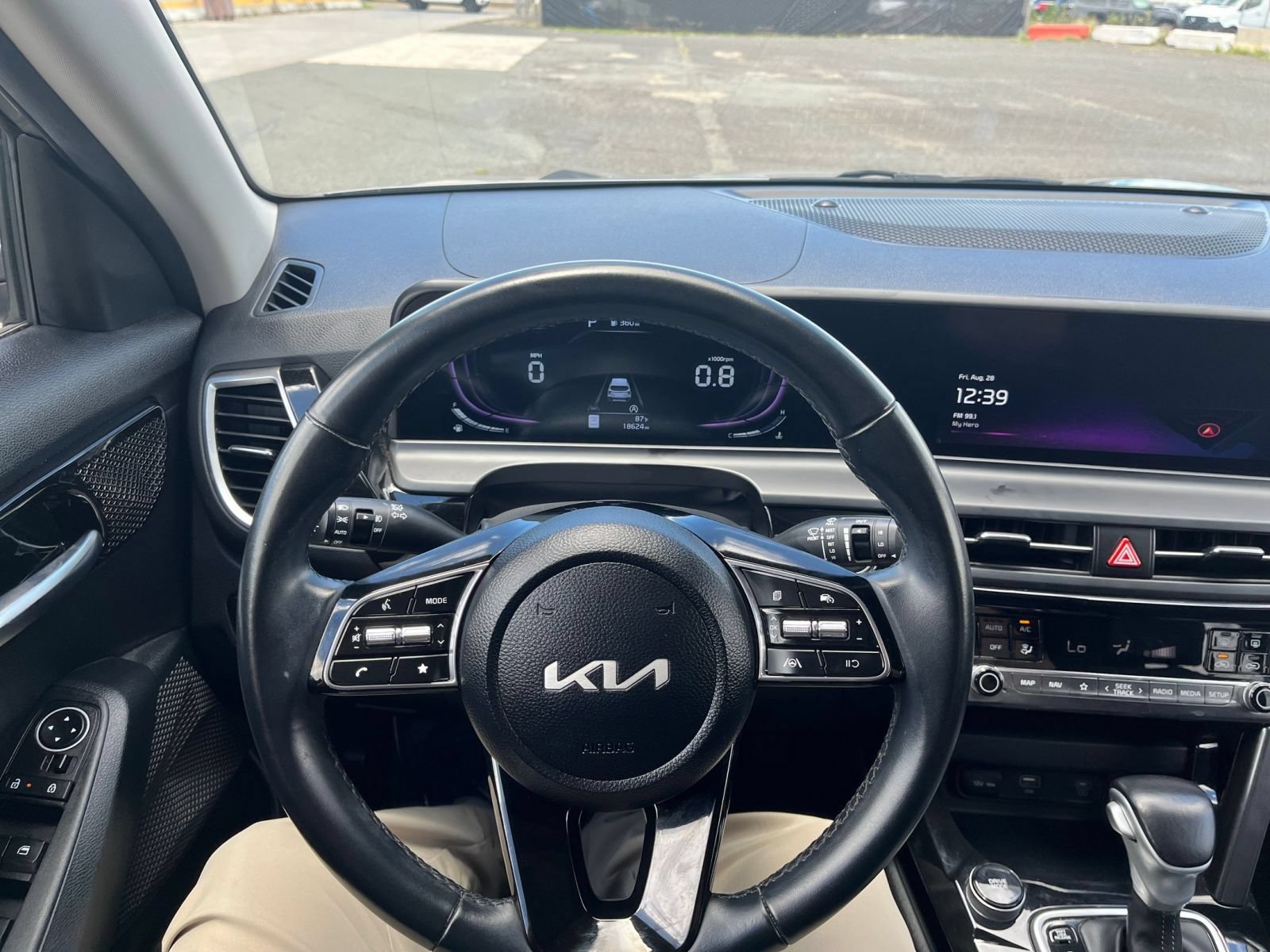 Used 2025 Kia Seltos S FWD image 28