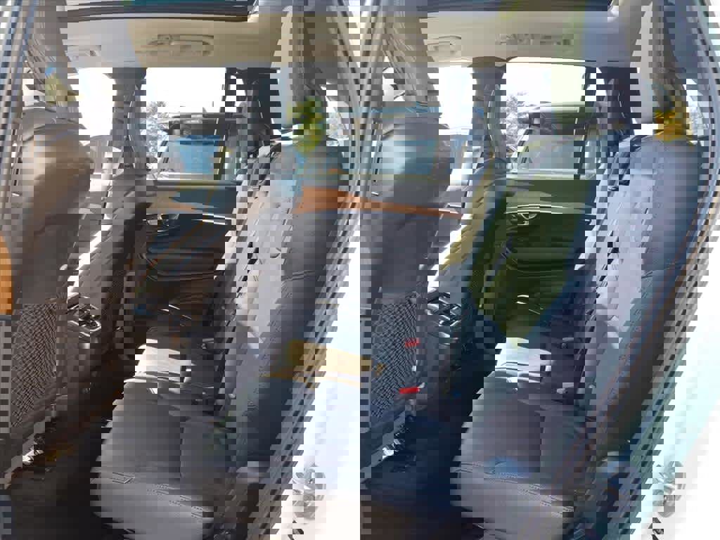 Used 2024 Volvo XC90 B6 Plus w/ Protection Package Premier image 12