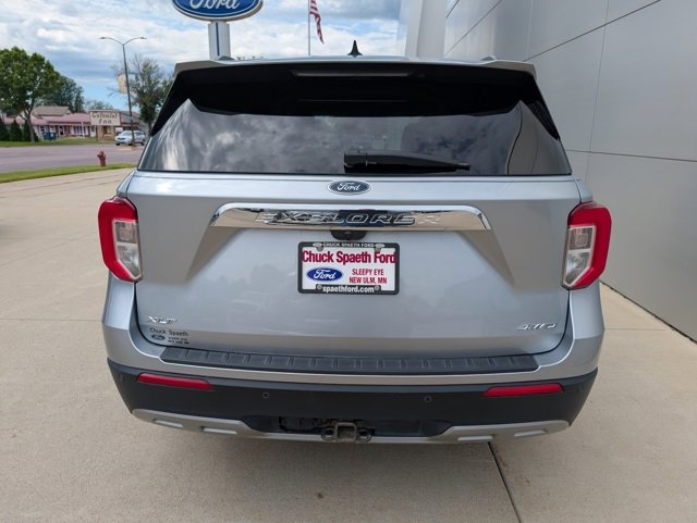Certified 2022 Ford Explorer XLT w/ Equipment Group 202A image 4