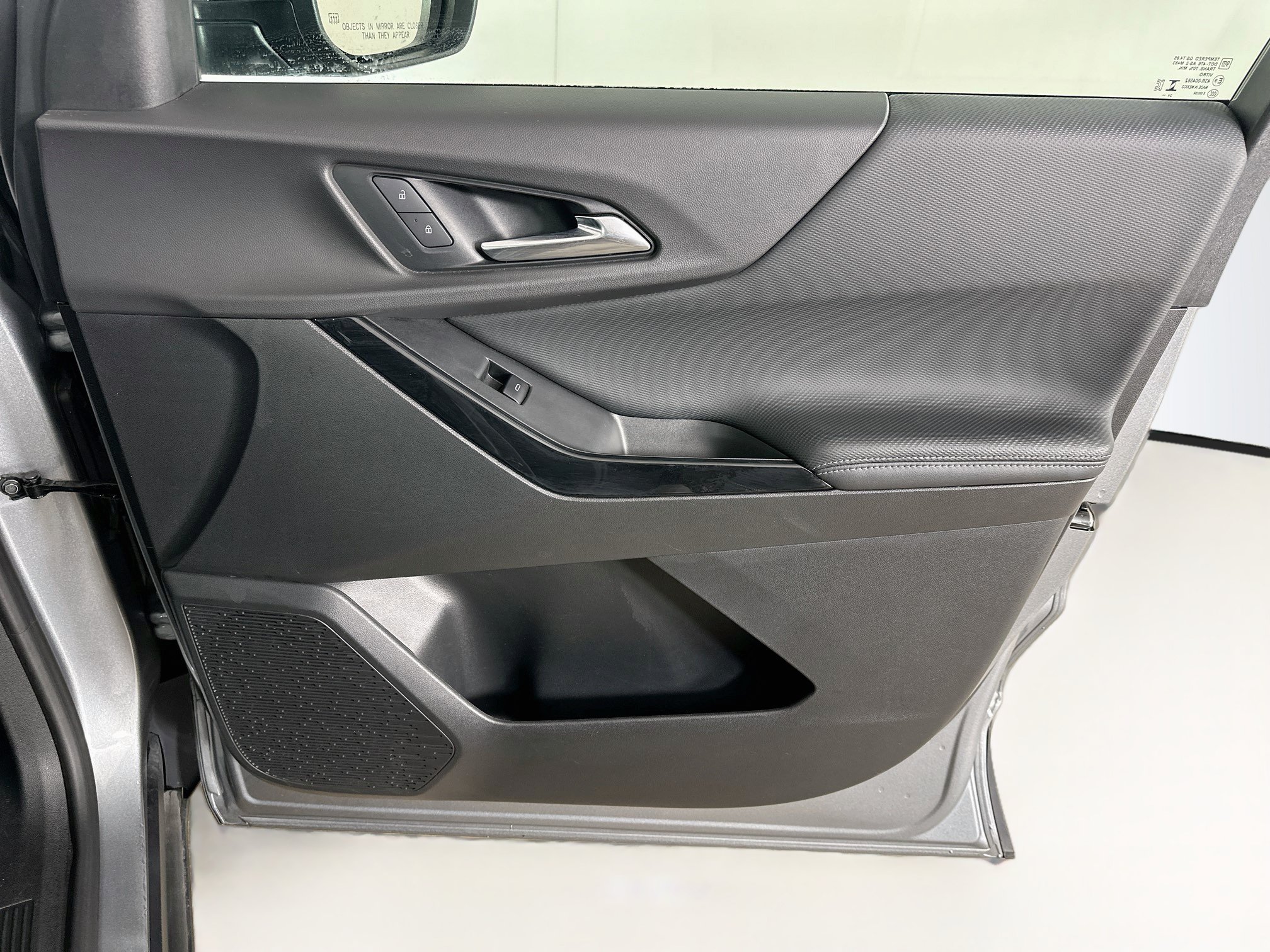 Used 2025 Chevrolet Equinox LT w/ Convenience Package II FWD image 32