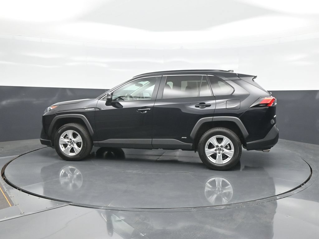 Certified 2020 Toyota RAV4 LE w/ Carpet Mat Package AWD/4WD image 4