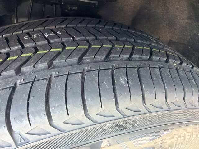 Used 2024 Ford Explorer XLT AWD/4WD image 27