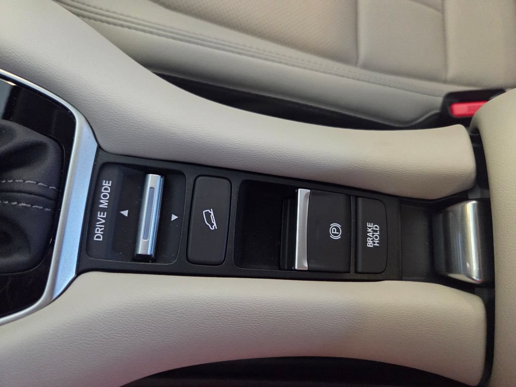 Certified 2027 Honda HR-V EX-L image 42