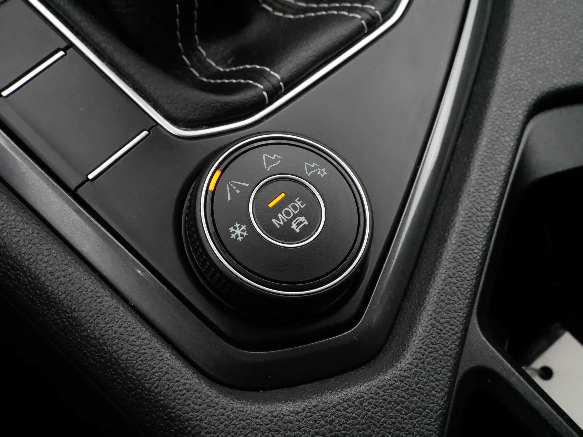 Certified 2022 Volkswagen Tiguan S image 31