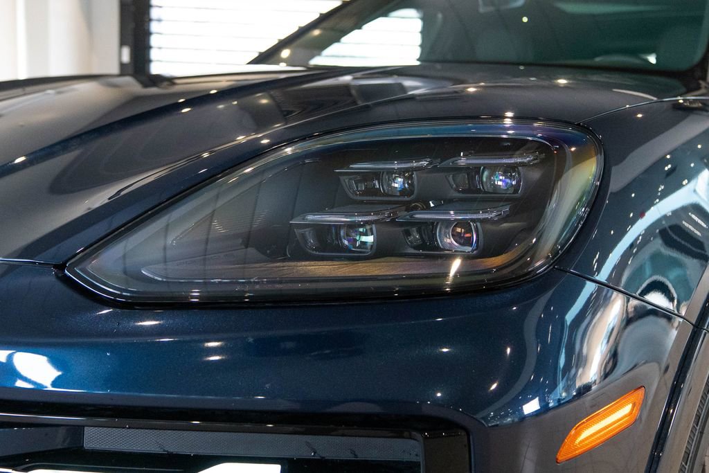 Certified 2025 Porsche Cayenne S image 14