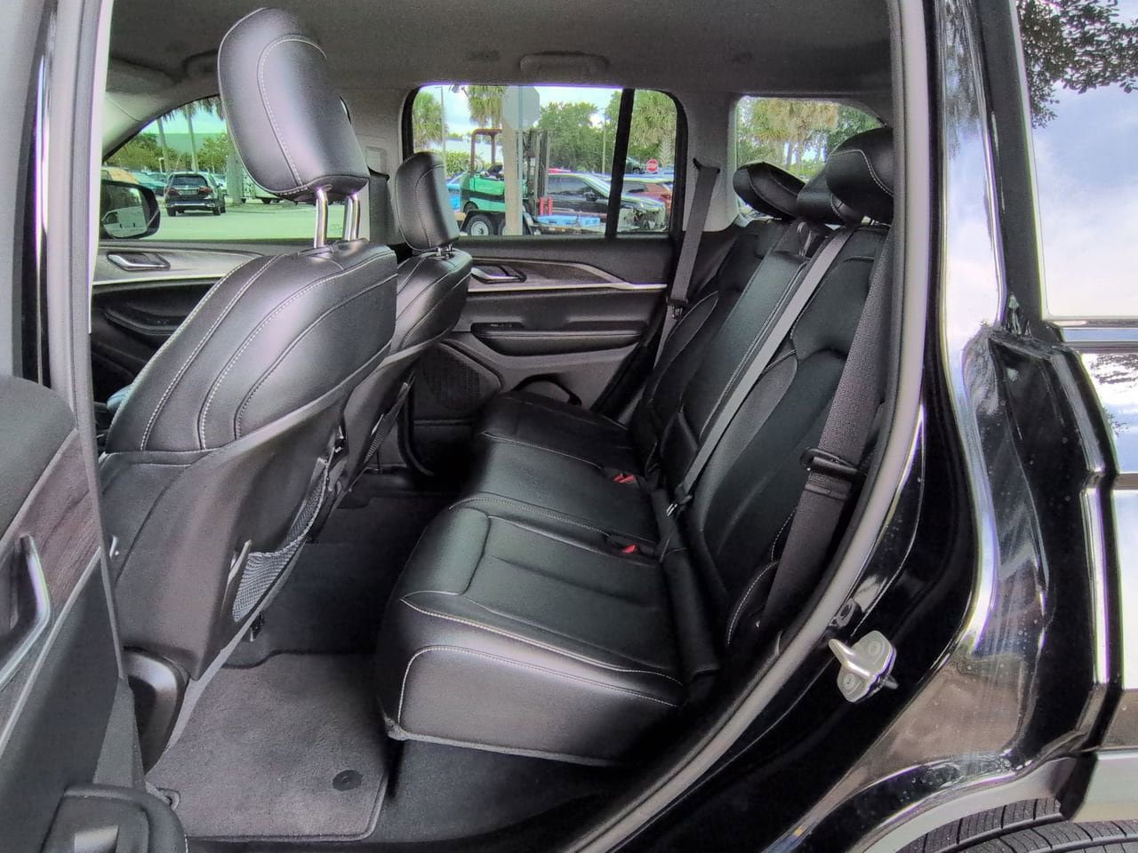 Used 2024 Jeep Grand Cherokee Limited RWD image 22