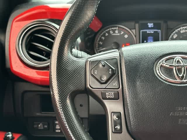 Used 2017 Toyota Tacoma TRD Sport w/ Premium & Technology Package AWD/4WD image 8