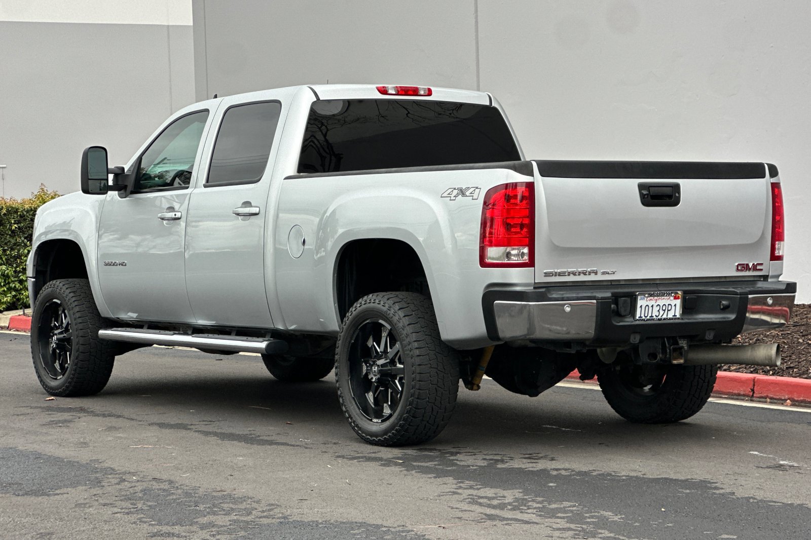 Used 2014 GMC Sierra 3500 SLT w/ SLT Convenience Package image 6