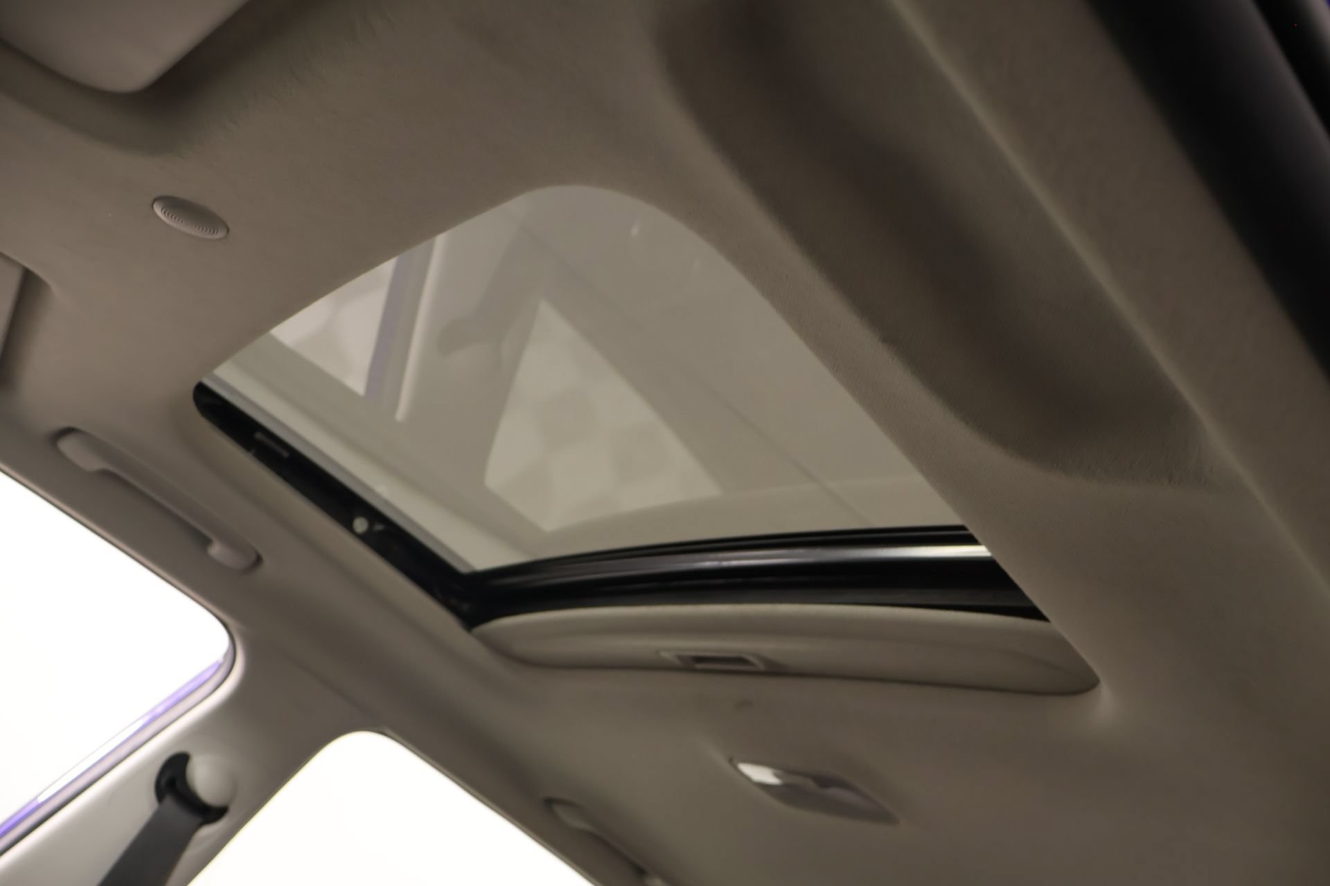 Used 2025 Hyundai Venue SEL FWD image 14