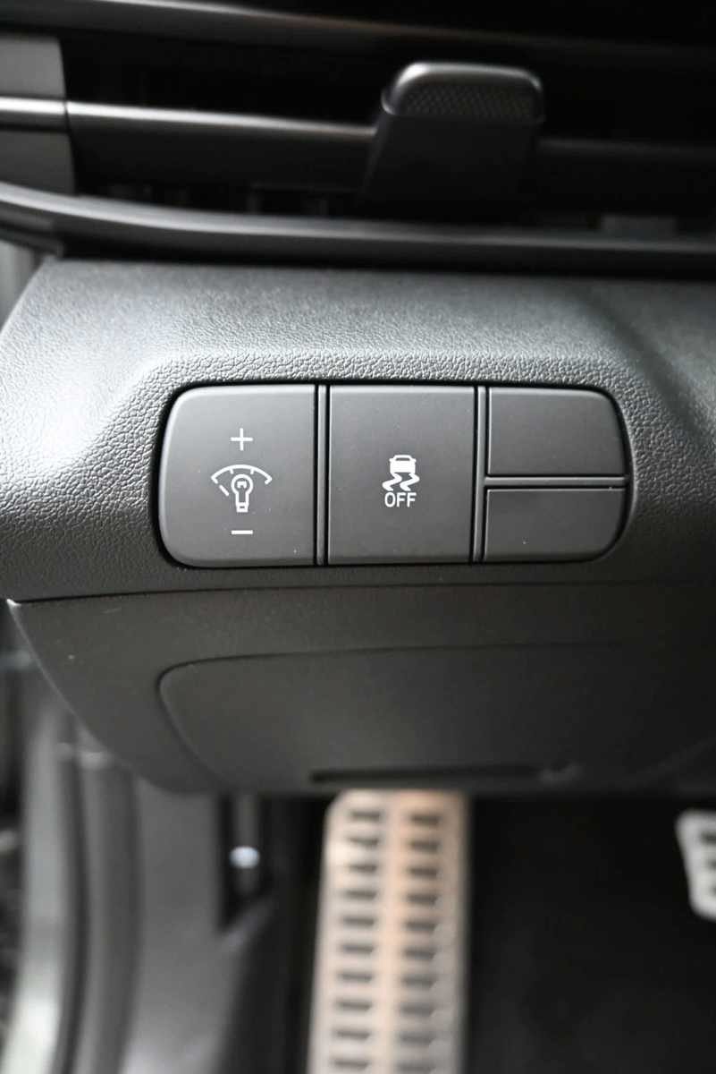 New 2026 Hyundai Elantra Sport FWD image 22