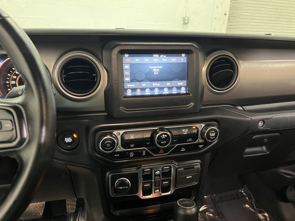 Used 2021 Jeep Gladiator Sport image 18