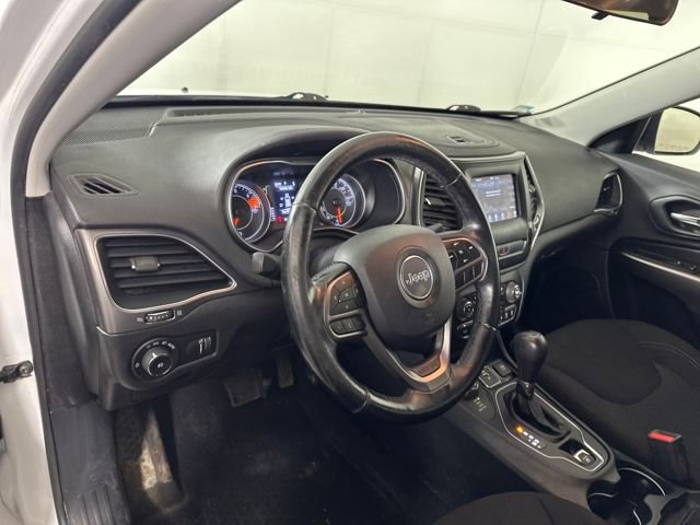 Used 2019 Jeep Cherokee Latitude w/ Cold Weather Group image 13