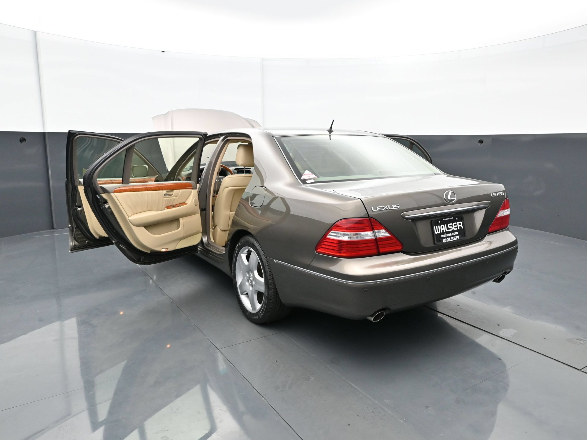 Used 2005 Lexus LS 430 RWD image 35