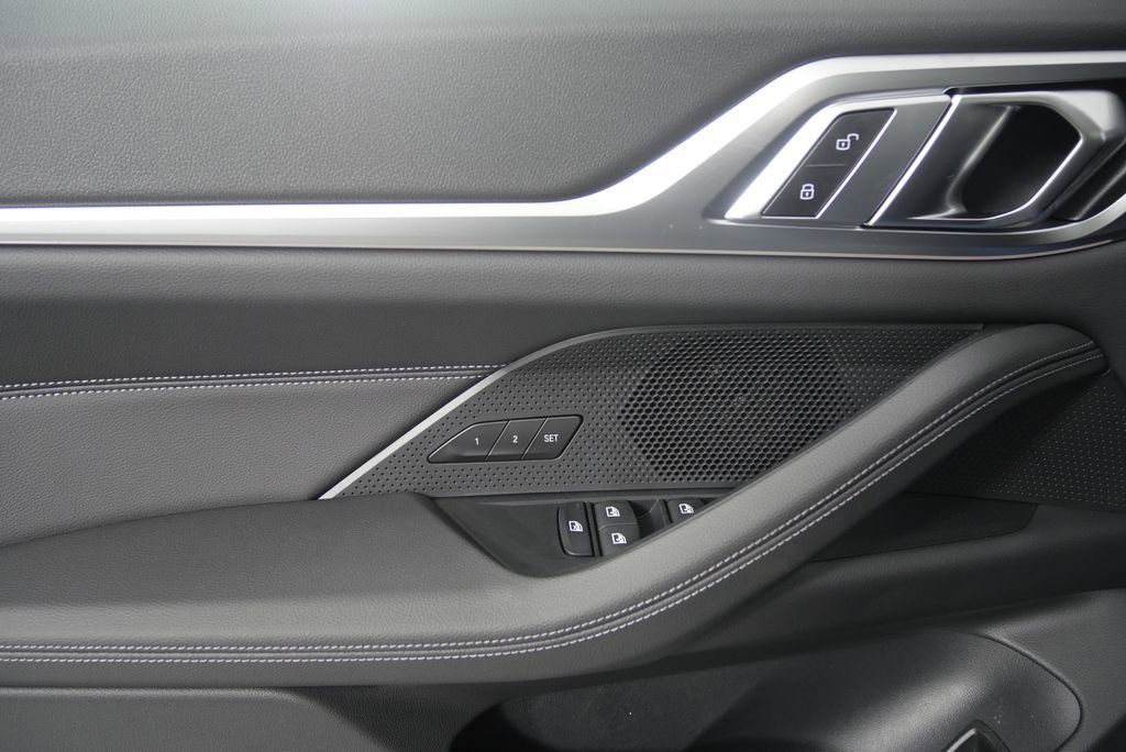 Used 2025 BMW 430i w/ Parking Assistance Package image 9