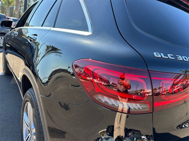 Used 2022 Mercedes-Benz GLC 300 w/ Premium Package Lite image 9