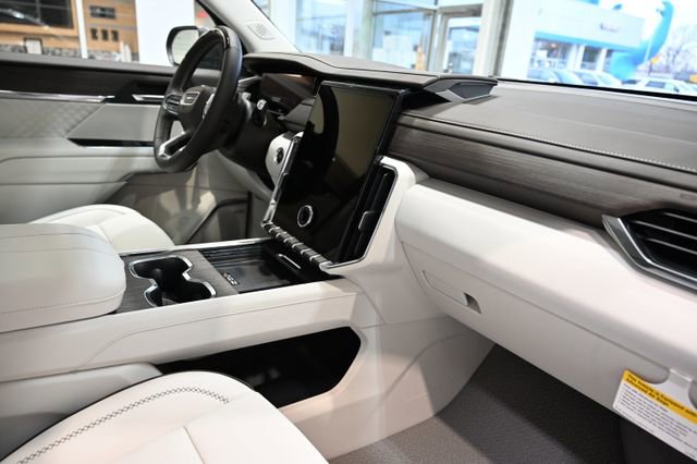 New 2026 GMC Acadia Denali w/ Super Cruise Package image 14