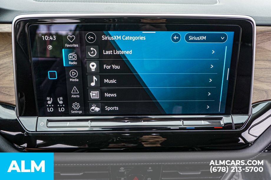 Used 2025 Volkswagen Atlas SE FWD image 40