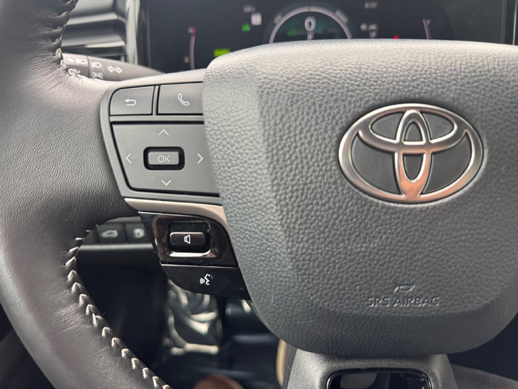 Used 2026 Toyota Camry SE FWD image 29