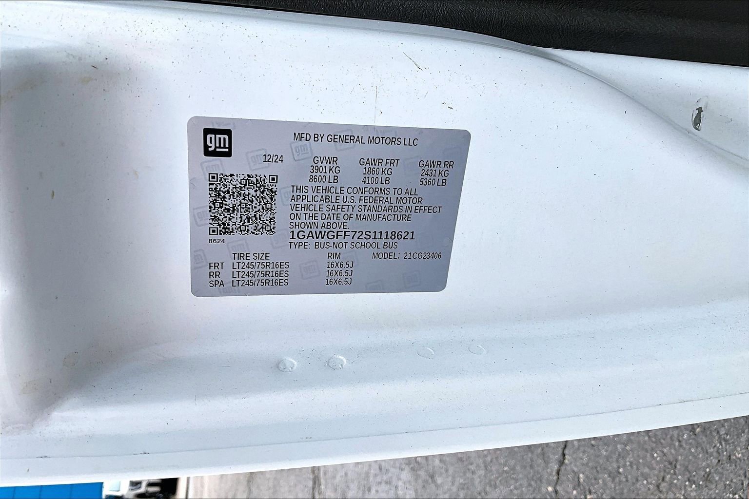 Used 2025 Chevrolet Express 2500 LT w/ LT Preferred Equipment Group RWD image 32