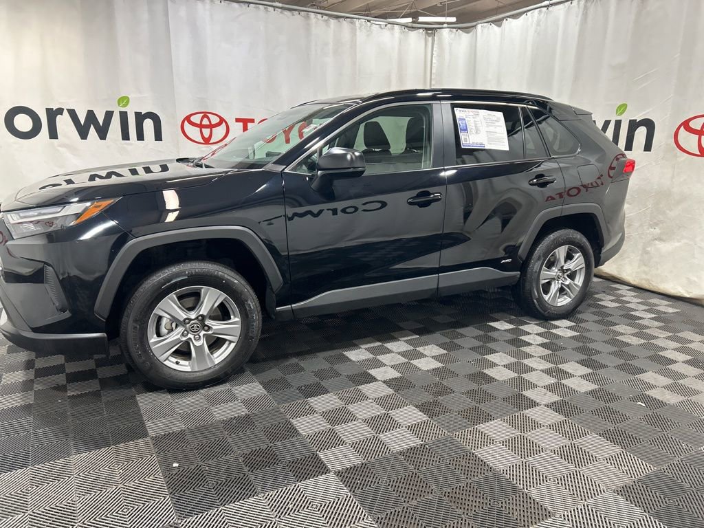 Used 2025 Toyota RAV4 LE image 4