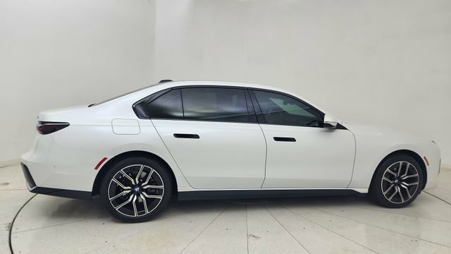 Used 2025 BMW 740i image 6