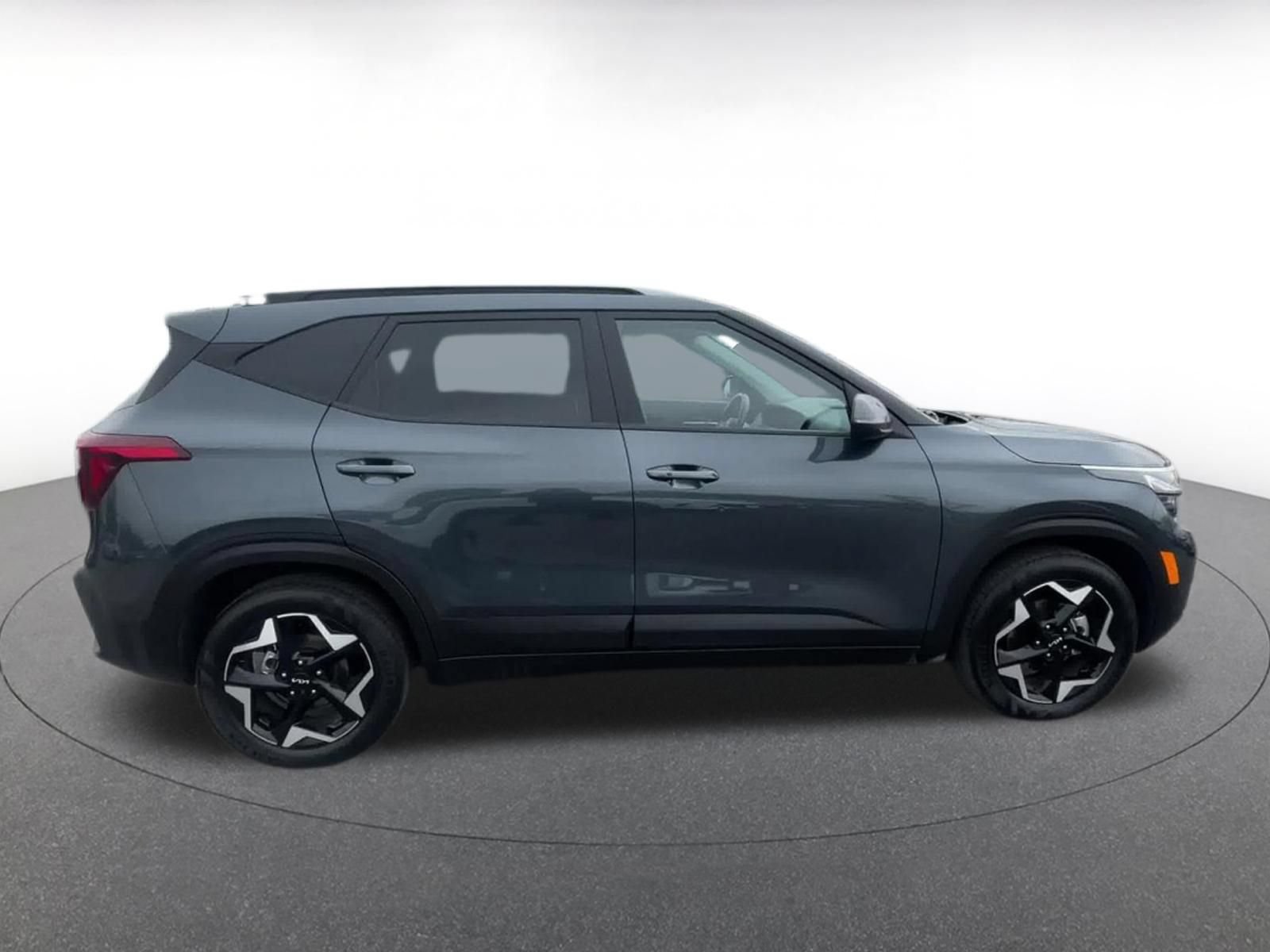 Used 2025 Kia Seltos S FWD image 16