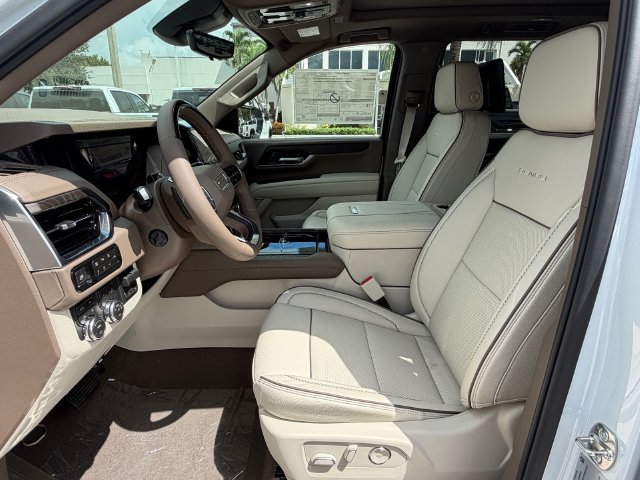 New 2026 GMC Yukon Denali w/ Denali Reserve Package AWD/4WD image 12