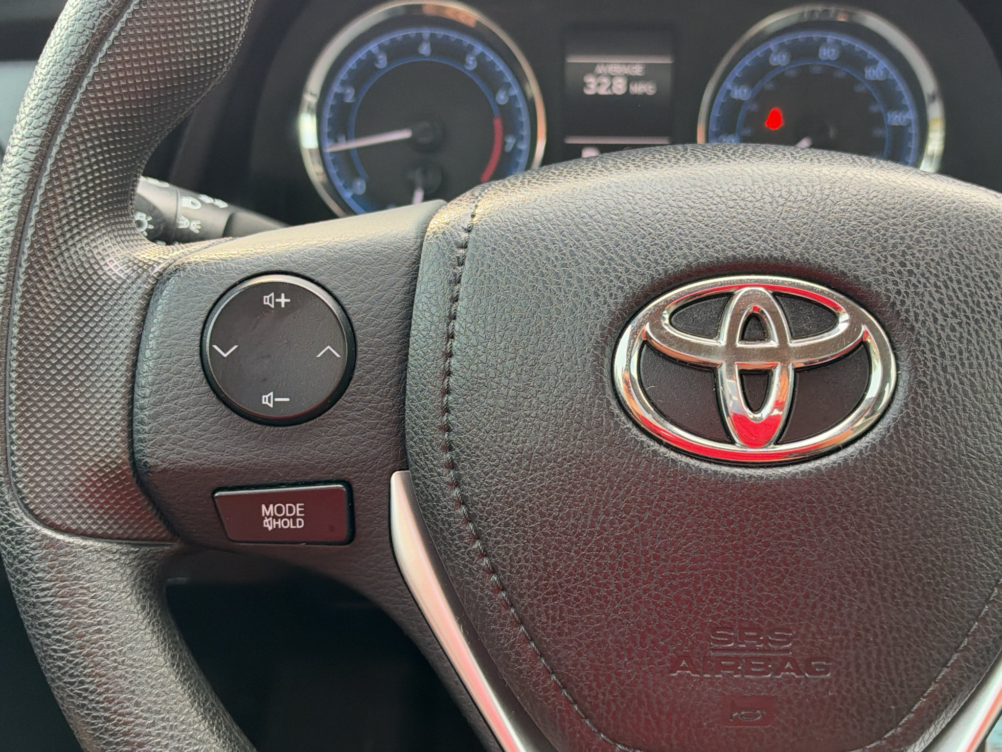 Used 2017 Toyota Corolla LE FWD image 27