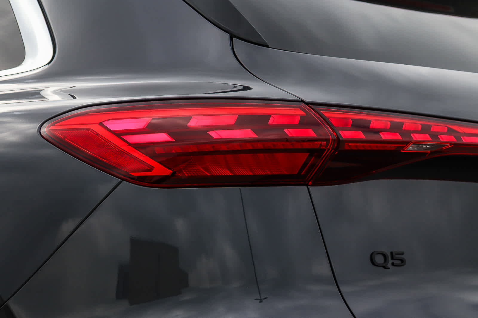 Used 2025 Audi Q5 Premium Plus w/ Premium Plus image 12