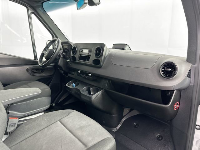 Used 2025 Mercedes-Benz Sprinter 2500 image 26