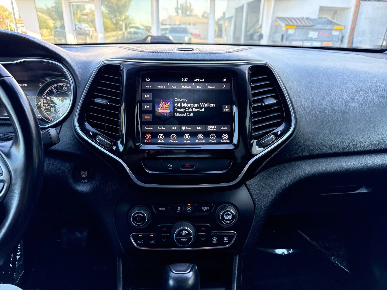Used 2020 Jeep Cherokee Limited FWD image 18