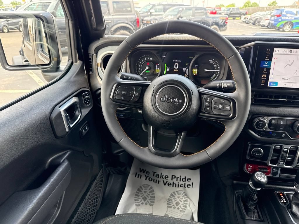 Used 2024 Jeep Wrangler Unlimited AWD/4WD image 13