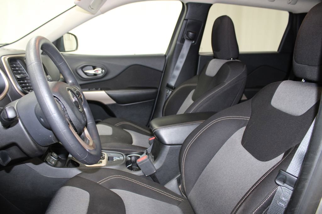 Used 2018 Jeep Cherokee Latitude image 17